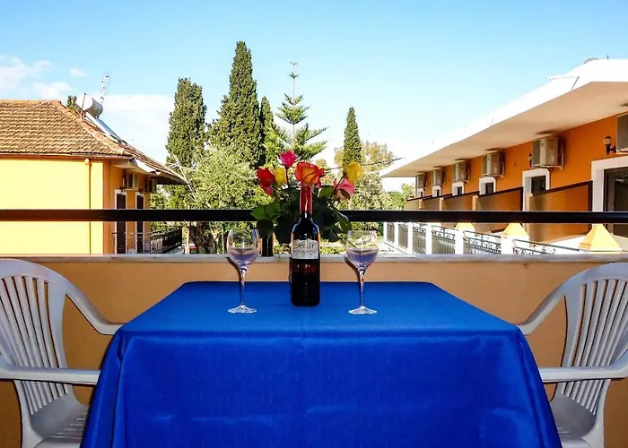 Napoleon מלון דירות 3*