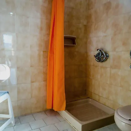 Napoleon アパートホテル